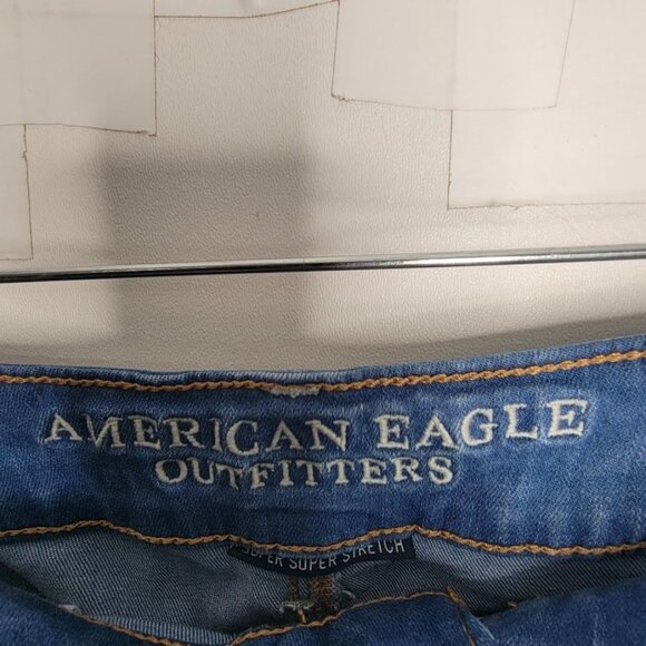 American Eagle Outfitters Blue Distressed Midi Denim Jean Shorts Size 8 Womens C - Picture 5 of 10